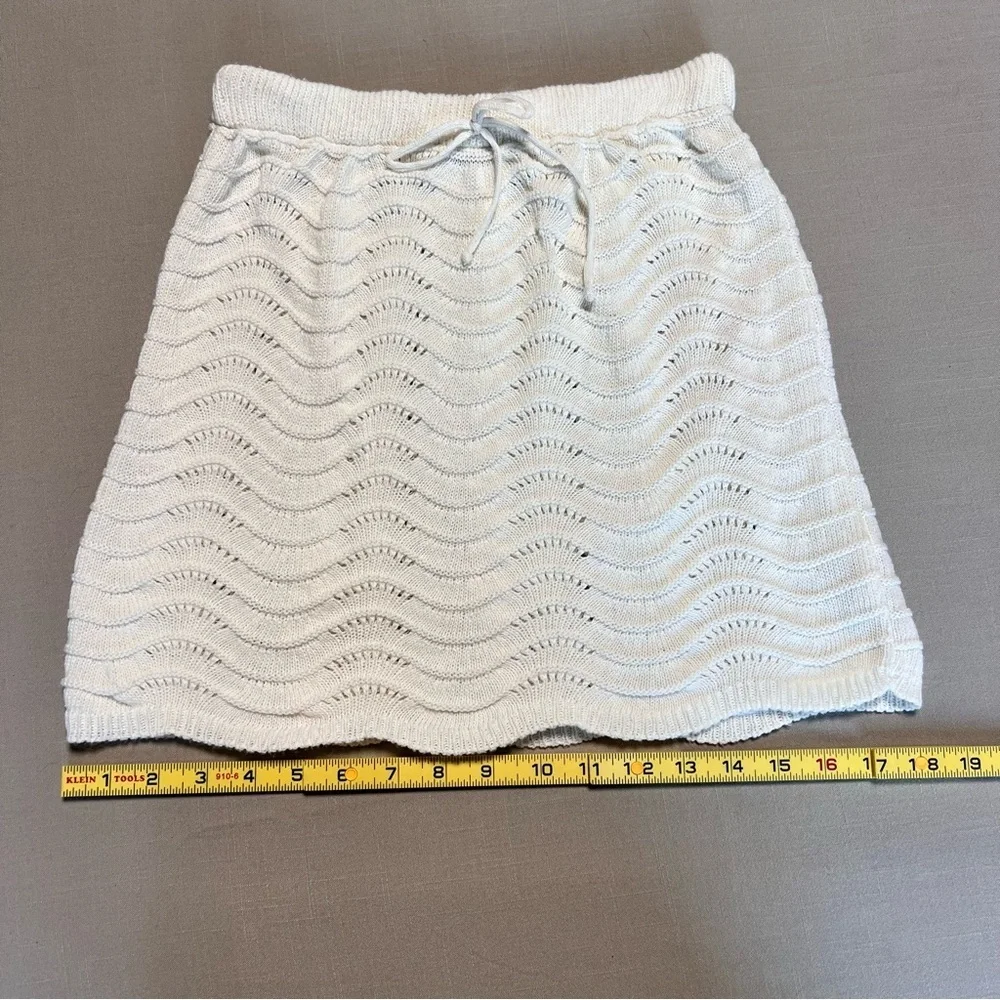 Nasty Gal White Knit Mini Skirt US 6 Wave Texture Crochet Swimsuit Coverup